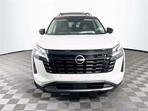 White / Black 2026 Nissan Pathfinder Platinum