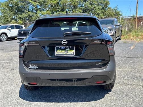2025 Nissan Kicks SV