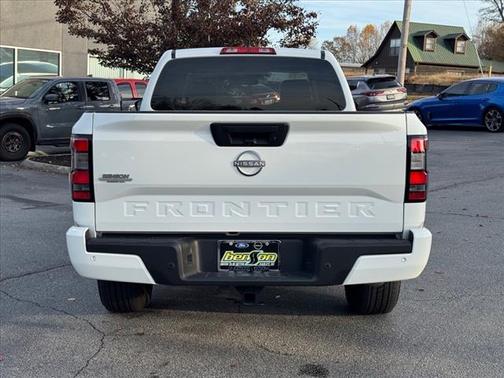 2025 Nissan Frontier SV