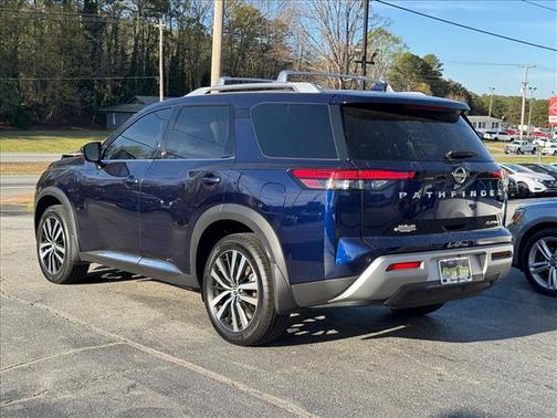 2024 Nissan Pathfinder Platinum