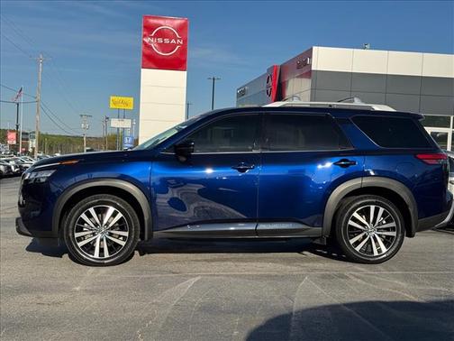2024 Nissan Pathfinder Platinum