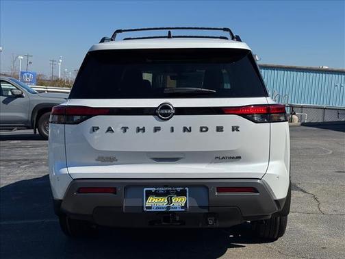 2026 Nissan Pathfinder Platinum