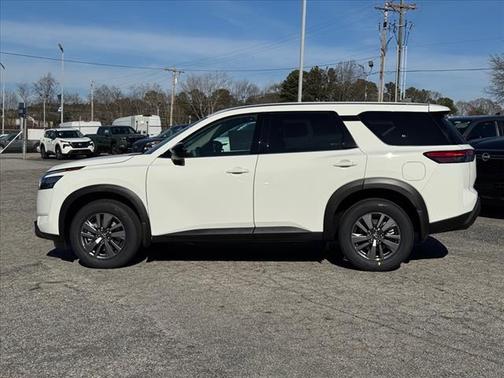 2025 Nissan Pathfinder S
