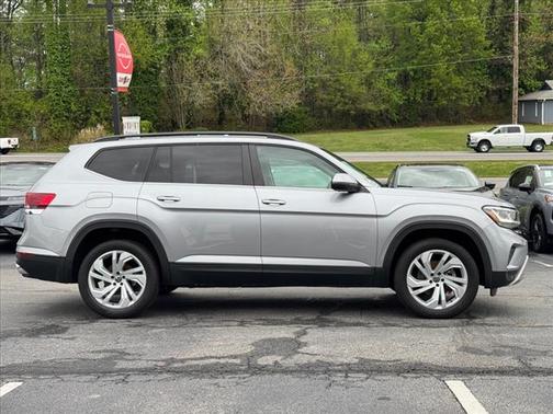2022 Volkswagen Atlas 3.6L SE w/Technology