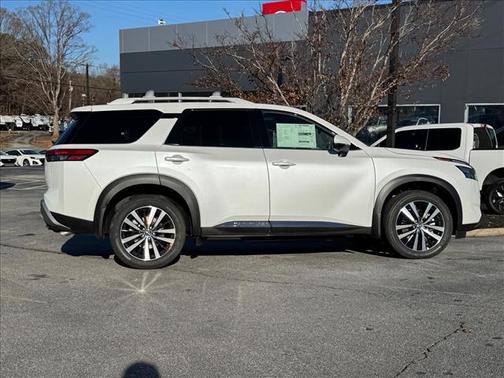 2025 Nissan Pathfinder Platinum