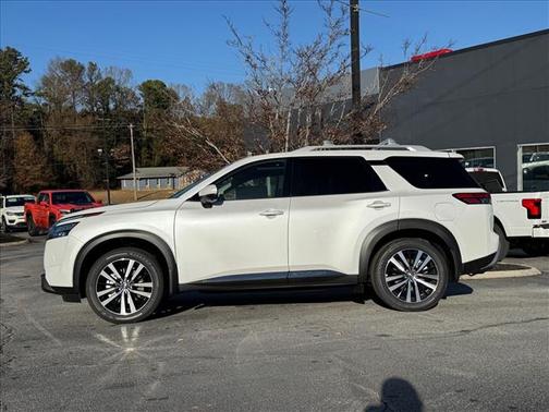 2025 Nissan Pathfinder Platinum