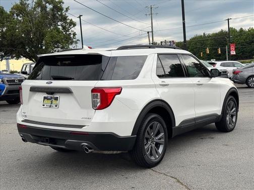 White Metallic 2023 Ford Explorer XLT