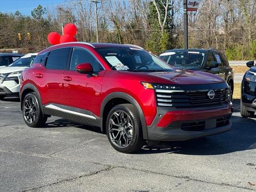 2025 Nissan Kicks SR