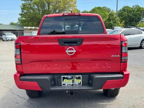 2025 Nissan Frontier SV