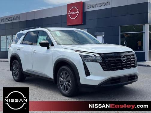 Everest White P 2026 Nissan Pathfinder SV