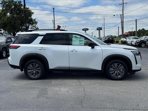 Everest White P 2026 Nissan Pathfinder SV