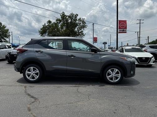 2025 Nissan Kicks Play S