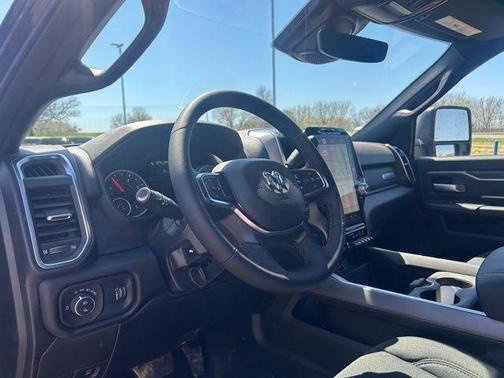 2025 RAM 2500 Big Horn Crew Cab 4x4 6'4' Box