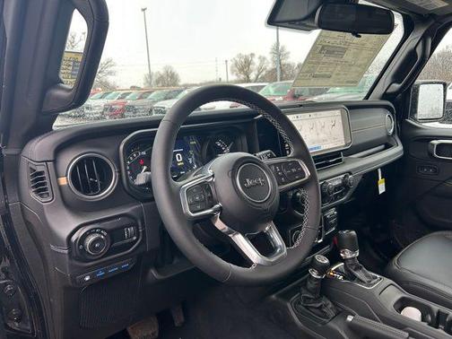 2025 Jeep Wrangler 4xe Sahara