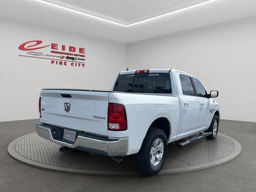 Bright White Clearcoat 2019 RAM 1500 SLT