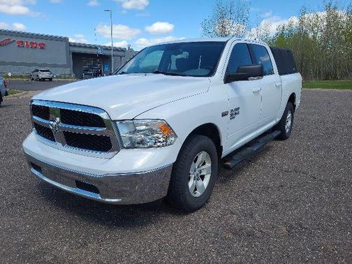 Bright White Clearcoat 2019 RAM 1500 SLT