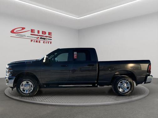 2026 RAM 2500 Tradesman Crew Cab 4x2 6'4' Box