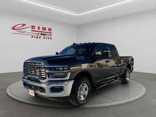 2026 RAM 2500 Tradesman Crew Cab 4x2 6'4' Box