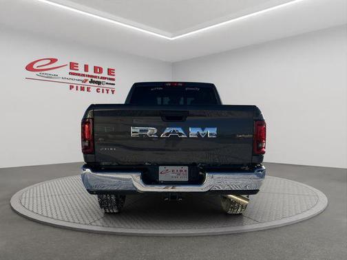 2026 RAM 2500 Tradesman Crew Cab 4x2 6'4' Box