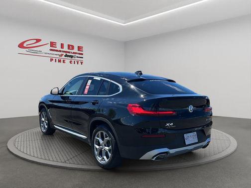 Black 2025 BMW X4 xDrive30i