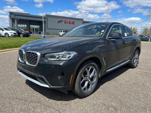 Black 2025 BMW X4 xDrive30i