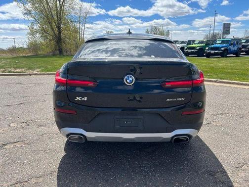 Black 2025 BMW X4 xDrive30i