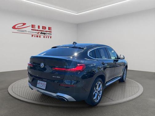 Black 2025 BMW X4 xDrive30i