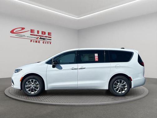 Bright White Clearcoat 2026 Chrysler Pacifica L