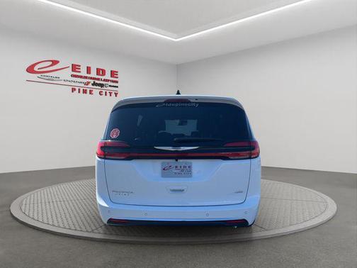 Bright White Clearcoat 2026 Chrysler Pacifica L