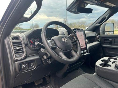 2025 RAM 3500 Tradesman Crew Cab 4x4 6'4' Box