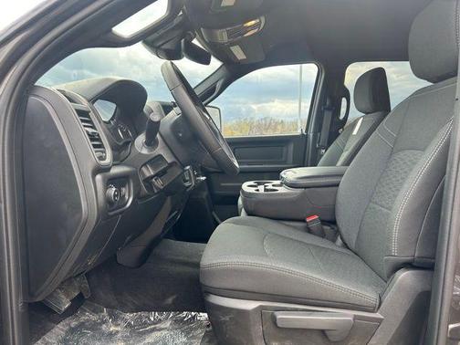 2025 RAM 3500 Tradesman Crew Cab 4x4 6'4' Box