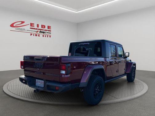 Snazzberry Pearlcoat 2022 Jeep Gladiator Willys 4x4