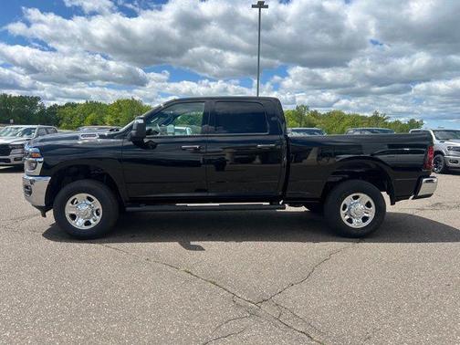 2025 RAM 2500 Tradesman Crew Cab 4x4 6'4' Box