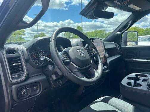 2025 RAM 2500 Tradesman Crew Cab 4x4 6'4' Box