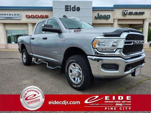 2020 RAM 3500 Tradesman Crew Cab 4x4 6'4' Box
