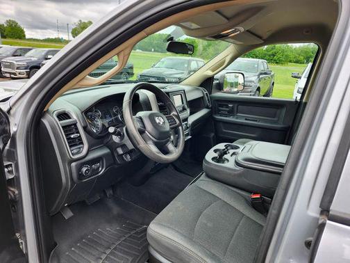 2020 RAM 3500 Tradesman Crew Cab 4x4 6'4' Box