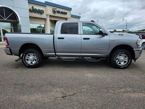 2020 RAM 3500 Tradesman Crew Cab 4x4 6'4' Box