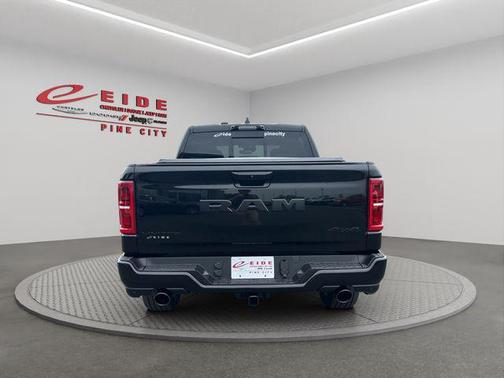 Diamond Black Crystal Pearlcoat 2026 RAM 1500 Limited