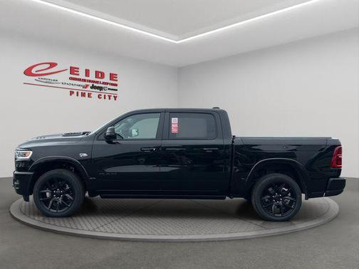 Diamond Black Crystal Pearlcoat 2026 RAM 1500 Limited