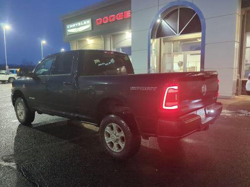 2021 RAM 2500 Big Horn Crew Cab 4x4 6'4' Box