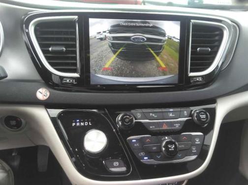 Silver Mist Clearcoat 2023 Chrysler Pacifica Touring L