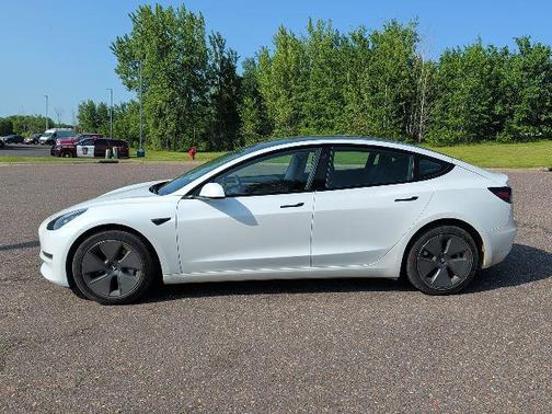 Pearl White Multi-Coat 2023 Tesla Model 3 Standard Range