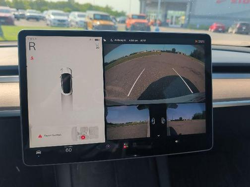 Pearl White Multi-Coat 2023 Tesla Model 3 Standard Range