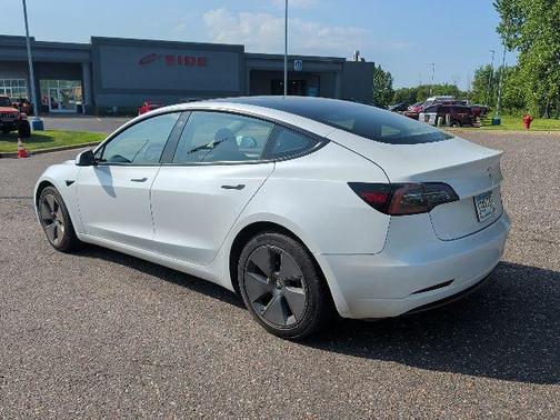 Pearl White Multi-Coat 2023 Tesla Model 3 Standard Range