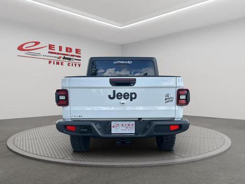 2025 Jeep Gladiator Willys