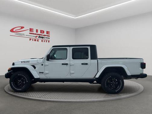 2025 Jeep Gladiator Willys
