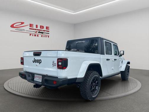 2025 Jeep Gladiator Willys