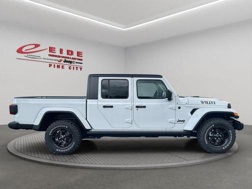 2025 Jeep Gladiator Willys
