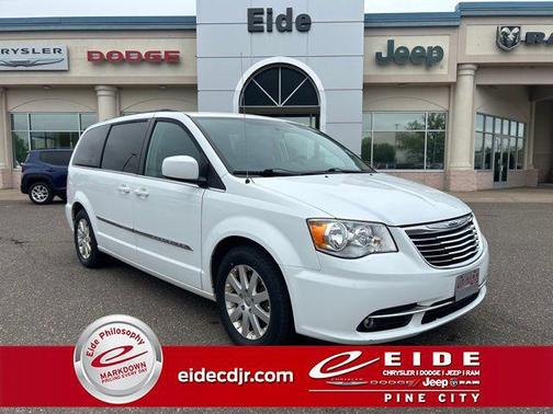2016 Chrysler Town & Country Touring