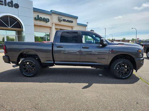 2025 RAM 2500 Big Horn Crew Cab 4x4 6'4' Box